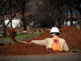 قد يصعُب التمكن من الخروج من بعض الحُفر العميقة. - المصدر: بلومبرغ