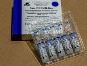 قوارير من لقاح سبوتنيك في الروسي - المصدر: بلومبرغ