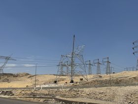 أبراج كهرباء ضغط عالي في طريق مصر اسكندرية الصحراوي - المصدر: الشرق