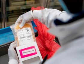 إضافة بيانات جديدة من تجربة بريطانية كبيرة إلى الأدلة التي تشير إلى أن البلازما قد لا تحدث فرقًا في علاج Covid-19  - المصدر: بلومبرغ