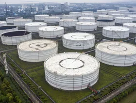 خافيير بلاس: لماذا تكدس الصين كل هذه المخزونات من النفط؟