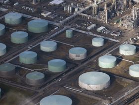 بايدن يرفع سعر شراء النفط لإعادة ملء احتياطي البترول الاستراتيجي