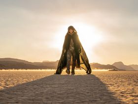 الممثل تيموثي شالاميه في فيلم "Dune: Part Two"  - نيكو تافرنيس / وارنر براذرز