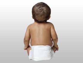 طفل يرتدي حفاضة - المصدر: غيتي إيمجز