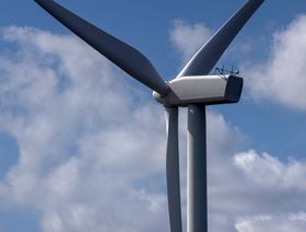 توربينات الرياح البحرية، المملكة المتحدة. - المصدر: بلومبرغ