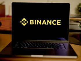 \"بينانس\" الأميركية تبدأ تسريح موظفين