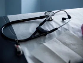 سماعة طبية - المصدر: بلومبرغ