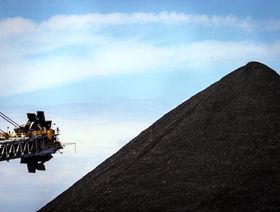 أستراليا تسعى لخطف الطلب الأوروبي على الفحم الروسي