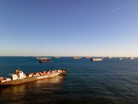 ازدحام السفن بالقرب من ميناء لونج بيتش، كاليفورنيا، في 26 يناير 2021.  - المصدر: بلومبرغ