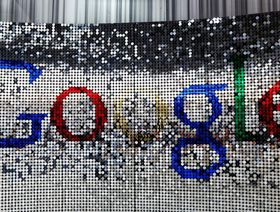 \"غوغل\" تضخ 400 مليون دولار في مطور منافس لـ\"تشات جي بي تي\"