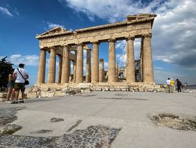 صورة من معبد الأكروبوليس في أثينا، اليونان - المصدر: غيتي إيمجز