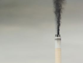 دراسة: الشركات تتجاهل المخاطر المالية للانبعاثات الكربونية