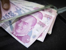 تدهور الليرة التركية إلى رقم قياسي جديد يدفع المضاربين اليابانيين إلى بيعها - المصدر: بلومبرغ