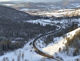 ازدهار التجارة مع الصين يحفز روسيا لتحديث سككها الحديدية شرقاً