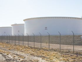 صهاريج تخزين النفط الخام بالقرب من كرين، تكساس، الولايات المتحدة - المصدر: بلومبرغ