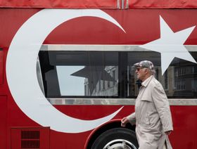 تركيا تقلّص عجزها التجاري في أغسطس مع انخفاض الواردات