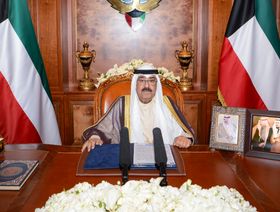 مشعل الأحمد الصباح أميراً لدولة الكويت وسط تحديات اقتصادية