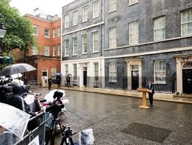 ريشي سوناك، رئيس وزراء المملكة المتحدة، يعلن عن إجراء انتخابات عامة خلال مؤتمر صحفي خارج 10 داونينغ ستريت في لندن، المملكة المتحدة، يوم الأربعاء، 22 مايو 2024. - المصدر: بلومبرغ