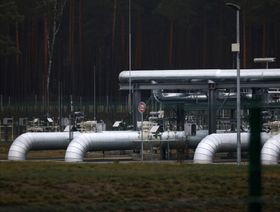 موجة برد مفاجئة في أوروبا تدفع إلى السحب من مخزونات الغاز