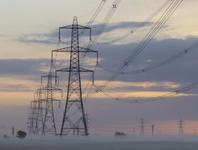 ضعف الجنيه الإسترليني يفاقم أسعار الطاقة في بريطانيا