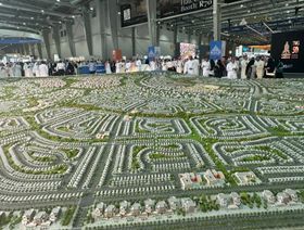 مجسم مشروع "ضاحية الفرسان" الذي تطوره "الشركة الوطنية للإسكان" في مدينة الرياض على مساحة تتجاوز 35 مليون متر مربع، كما ظهر خلال فعاليات معرض "سيتي سكيب غلوبال" في الرياض، المملكة العربية السعودية يوم 11 سبتمبر 2023 - المصدر: بلومبرغ