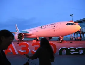 \"إيرباص\" أمام تحدٍ كبير لتحقيق مستهدف التسليمات في 2025