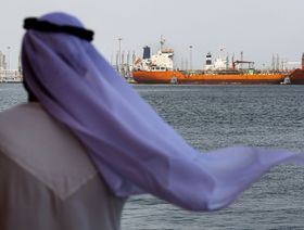 صادرات الإمارات النفطية ترتفع مع استئناف العمل بميناء الفجيرة