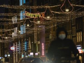 أمستردام تتخذ إجراءات صارمة ضد أضواء عيد الميلاد