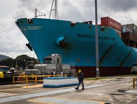 قناة بنما تزيد عدد السفن العابرة بدءاً من يناير