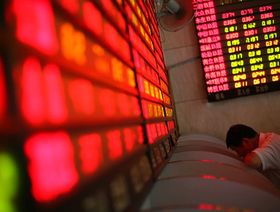 سيؤدي التحول إلى أزمات وإشكالات في السوق - المصور: China Photos/Getty Images