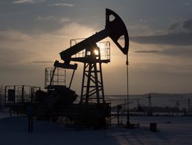 النفط يتراجع مع تقييم الأسواق لضعف الطلب على الوقود في أميركا