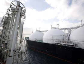 قطر ترجئ شحنات الغاز إلى أوروبا بسبب الصراع في البحر الأحمر