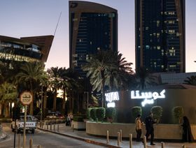 إحجام العديد من الأجانب عن العيش لفترة طويلة في الرياض لا يزال يقوض جهود الحكومة لجذب الاستثمار الأجنبي - المصدر: بلومبرغ
