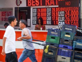 الليرة التركية تجذب تجار الفائدة مجدداً