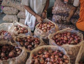 الهند تفرض ضريبة 40% على تصدير البصل وسط اشتداد التضخم