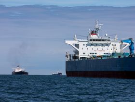 شحنات الديزل الروسي تبدأ بالتراكم في الناقلات العالقة بالبحر