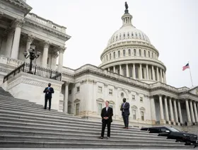 البيت الأبيض يبدأ خطط الإغلاق الحكومي