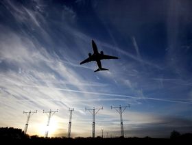 الاتحاد الأوروبي يخطط لمنح بعض صناعات الطيران علامة خضراء بشروط
