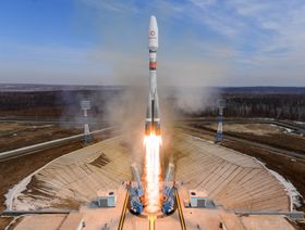 صاروخ يحمل قمر صناعي - المصدر: بلومبرغ