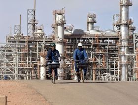 منشأة للطاقة في الصحراء الجزائرية - المصدر: (ا ف ب)