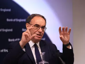 بنك إنجلترا يتجه لخفض الفائدة رغم تسارع التضخم