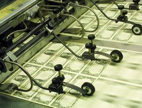 طباعة الأوراق النقدية في مكتب النقش والطباعة التابع لوزراة الخزانة الأميركية - المصدر: غيتي إيمجز