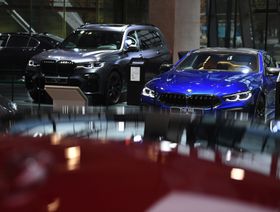 \"BMW\": أزمتا أوكرانيا والرقائق ستقلصان أرباح صناعة السيارات في 2022