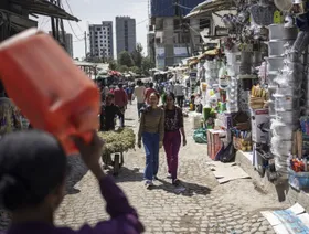 بعد إطلاق أول مصفاة.. هل تملك إثيوبيا المقومات لبناء صناعة نفطية؟