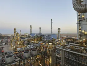 مجمع بتروكيماويات - المصدر: بلومبرغ