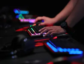 \"هيوماين\" السعودية للذكاء الاصطناعي تدخل مجال الإعلانات والألعاب