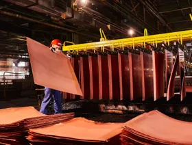 النحاس يرتد صعوداً وسط توقعات ببلوغه 12 ألف دولار