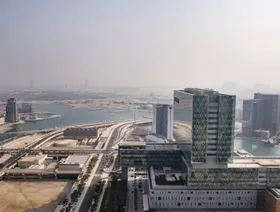 مباني المكاتب في سوق أبوظبي العالمي، أبوظبي، الإمارات - بلومبرغ