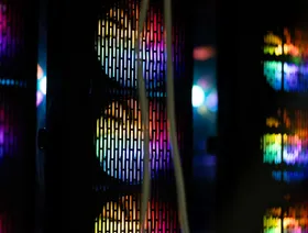 معدات حاسوبية في منشأة لتعدين العملات المشفرة في بيونغتايك، كوريا الجنوبية - بلومبرغ