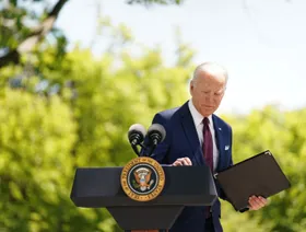 بايدن يوقع اتفاق التمويل الأميركي لتجنب إغلاق الحكومة